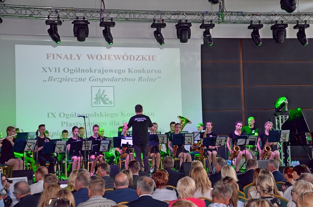 Młodzieżowa Orkiestra Dęta z Dabrowy Zielonej 002